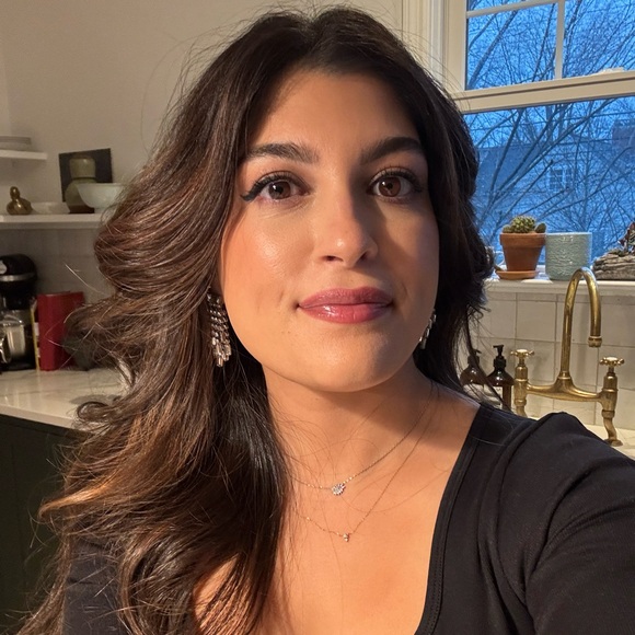 Meet your Posher, Sajdah - Picture 1 of 1